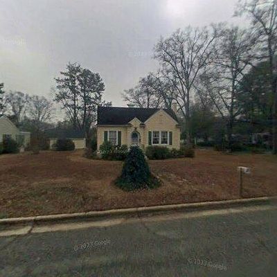 223 W Vance St, Laurinburg, NC 28352