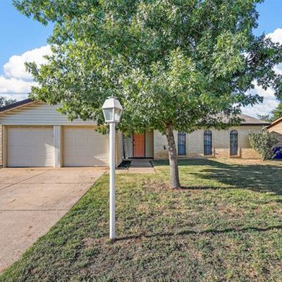 229 E Cunningham Ave, Crowley, TX 76036