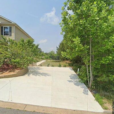 304 Village Cir, Woodstock, GA 30188