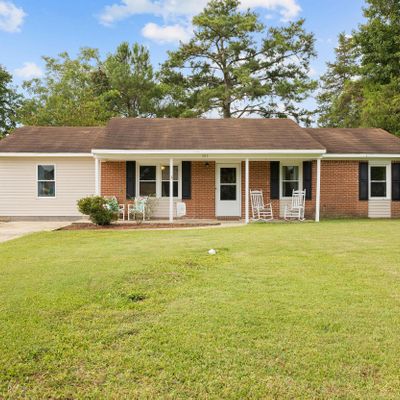 305 Royal Dr, Jacksonville, NC 28546