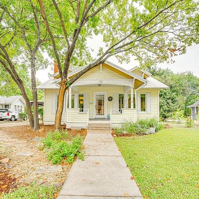 320 Virginia Ave, Waxahachie, TX 75165