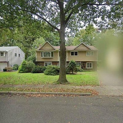 327 Elmwood Dr, Paramus, NJ 07652