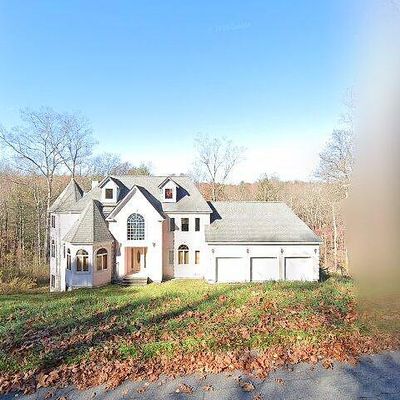 33 Hidden Brook Dr, Brookfield, CT 06804