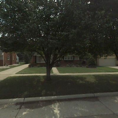 2865 Harrison Ave, Trenton, MI 48183