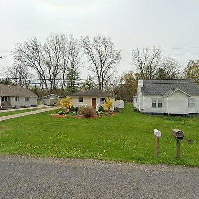 2890 E Ashby Rd, Midland, MI 48640