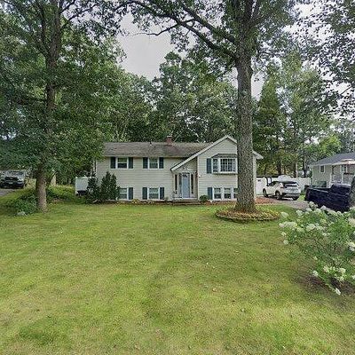 3 Custom St, Nashua, NH 03062