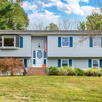 3 Elmwood Dr, Hackettstown, NJ 07840