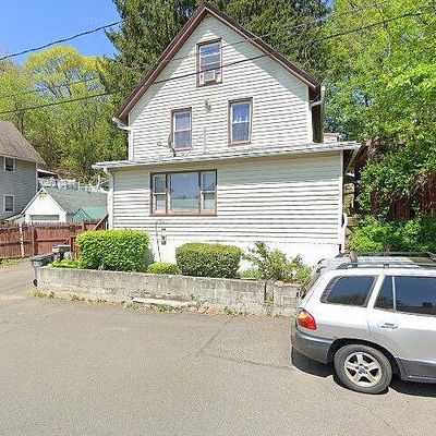 30 Pond St, Naugatuck, CT 06770