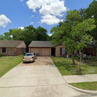 3810 Grapevine St, Houston, TX 77045