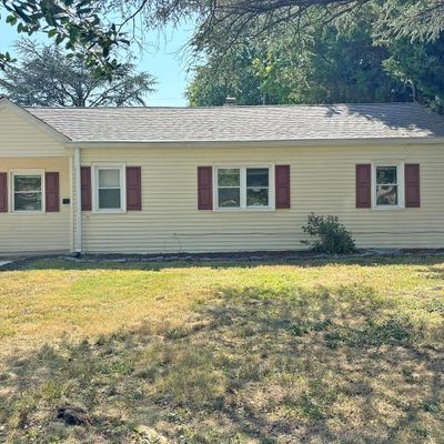 39 Robinson Dr, New Castle, DE 19720