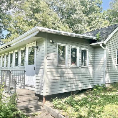 4 Mohawk Trl, East Hampton, CT 06424