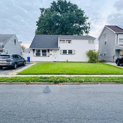 40 Leber Ave, Carteret, NJ 07008