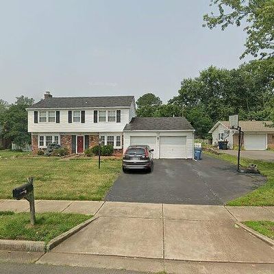 4108 Maureen Ln, Fairfax, VA 22033