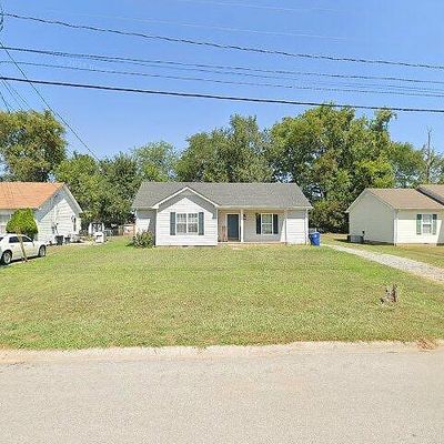 341 Erie Dr, Clarksville, TN 37040