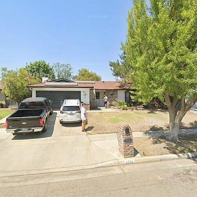 4724 W Swift Ave, Fresno, CA 93722