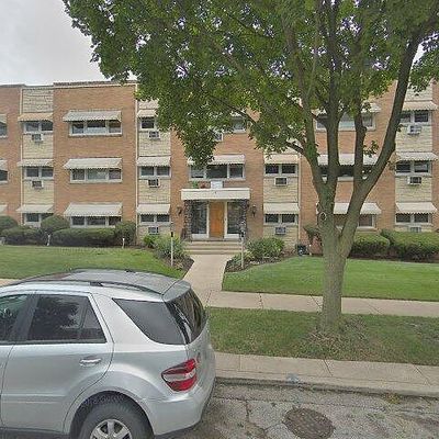 4820 Conrad St #302, Skokie, IL 60077