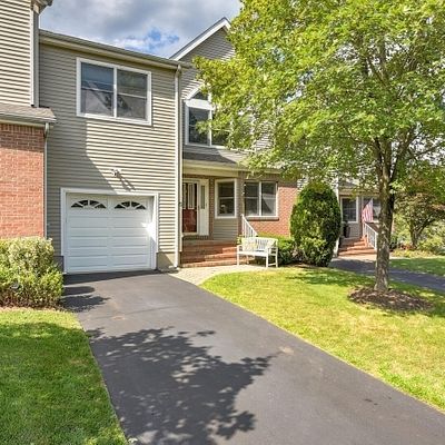 5 Aspen Dr, Hillsborough, NJ 08844