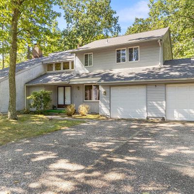 5 Chippenham Dr, Voorhees, NJ 08043