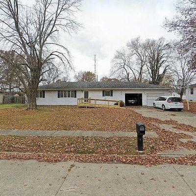 504 Sunset Dr, Centralia, IL 62801