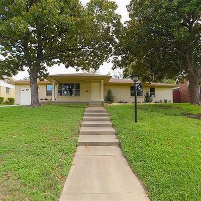 4237 Westmont Ct, Fort Worth, TX 76109