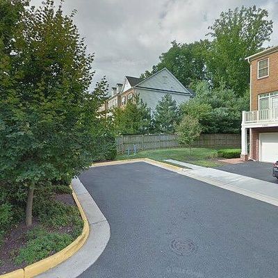 4520 English Holly Dr, Fairfax, VA 22030