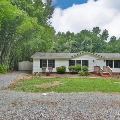 5747 Tomahawk Rd, Winston Salem, NC 27106