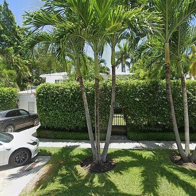 5945 N Bay Rd, Miami Beach, FL 33140