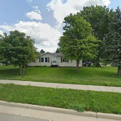 596 S Main St, Juneau, WI 53039