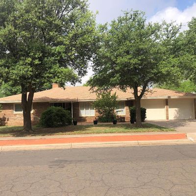 6002 Norfolk Ave, Lubbock, TX 79413