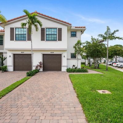 6039 Woods Edge Cir, Riviera Beach, FL 33410