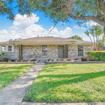 618 Worcester Ln, Garland, TX 75040