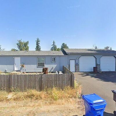 535 Hart Ave, Molalla, OR 97038