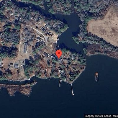 55 Lakeside Dr, Hartfield, VA 23071