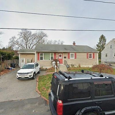 55 Swan St, East Providence, RI 02914