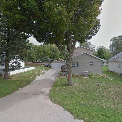 5579 S Center Rd, Rochelle, IL 61068