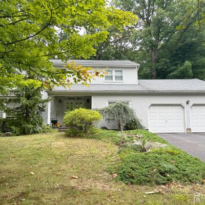 73 Stratford Rd, East Brunswick, NJ 08816