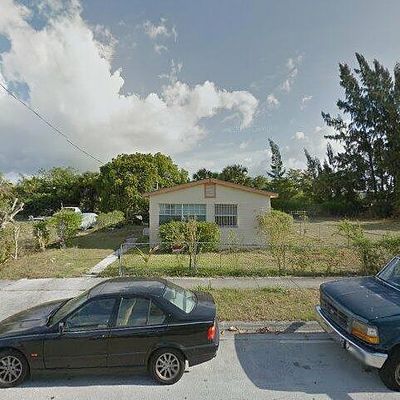 752 W 10 Th St, Riviera Beach, FL 33404