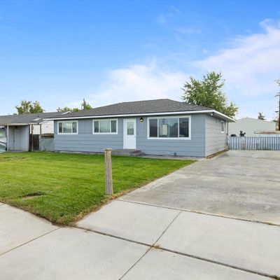 760 S Almira Ave, Connell, WA 99326