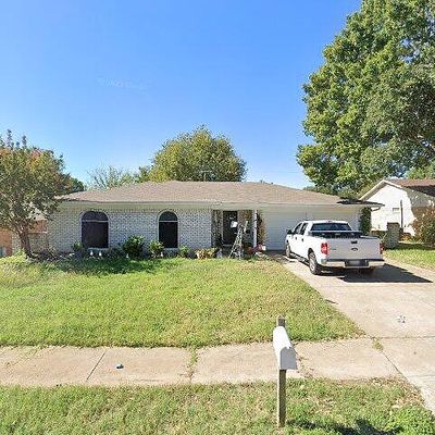 769 Nw Charlyne Dr, Burleson, TX 76028