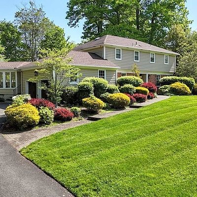 77 Oak Dr, Upper Saddle River, NJ 07458