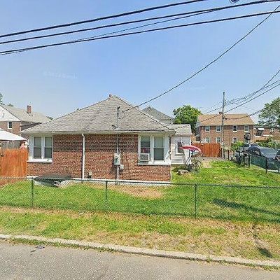 78 Wake St, Bridgeport, CT 06610