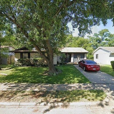 6425 Leaning Oaks St, Dallas, TX 75241