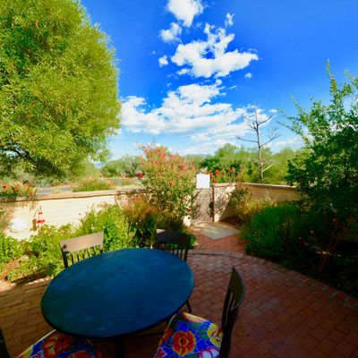 655 S Los Topacios, Green Valley, AZ 85614