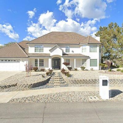 6825 Sycamore Ln, Palmdale, CA 93551