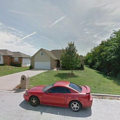 702 Chandler Dr, Willard, MO 65781