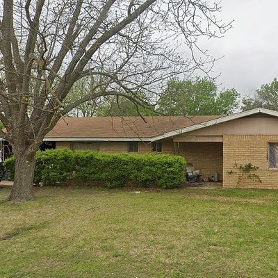 704 1/2 Lewis Dr, Burnet, TX 78611