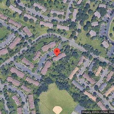 9 Amberly Ct, Franklin Park, NJ 08823