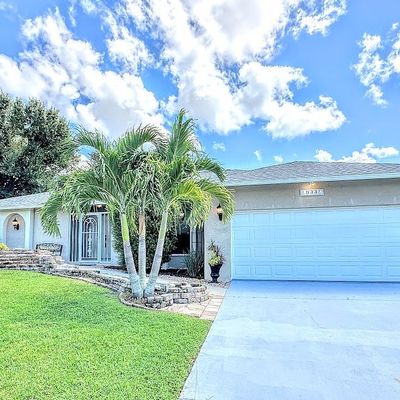 933 Sw Santa Barbara Pl, Cape Coral, FL 33991