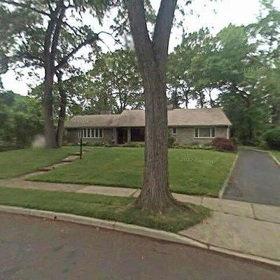 941 Hillcrest Rd, Ridgewood, NJ 07450