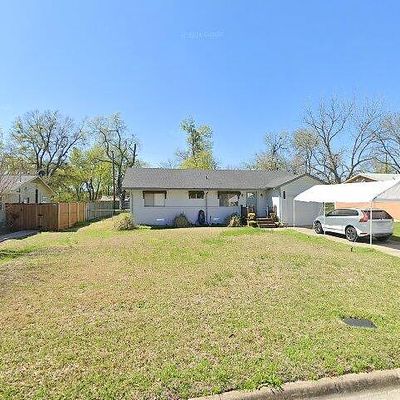 806 Edgewood St, Wolfe City, TX 75496